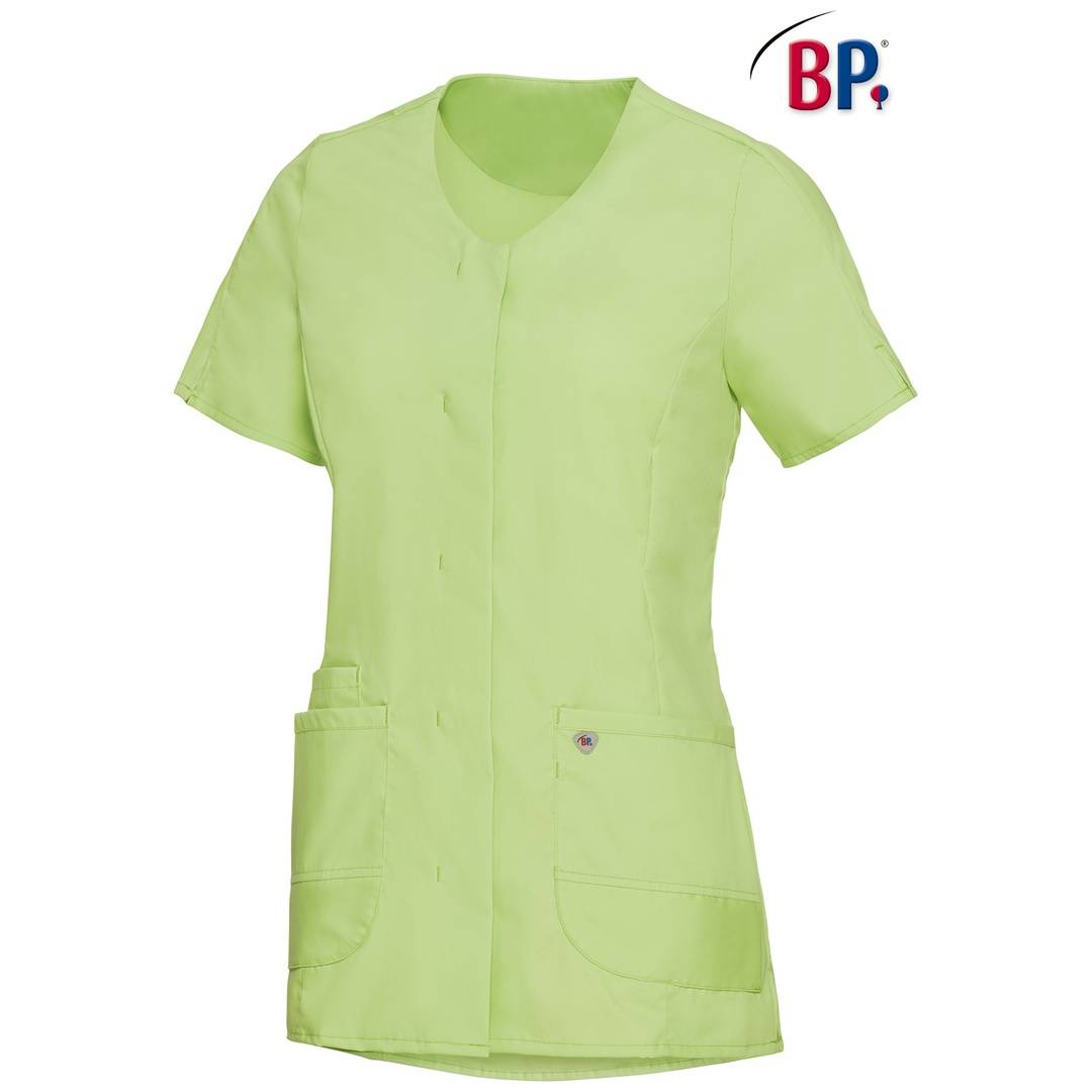 Hellgrünes Kurzarm-Schlupfjacke mit Vorderknöpfen und Taschen, dargestellt auf weißem Hintergrund mit BP-Logo.