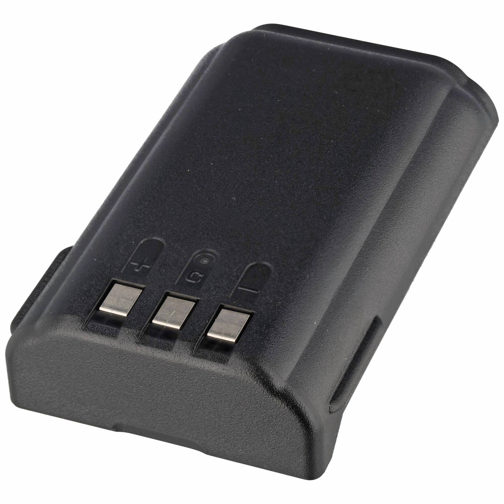Schwarzer wiederaufladbarer Batteriepack mit drei Metallkontakten auf weißem Hintergrund.