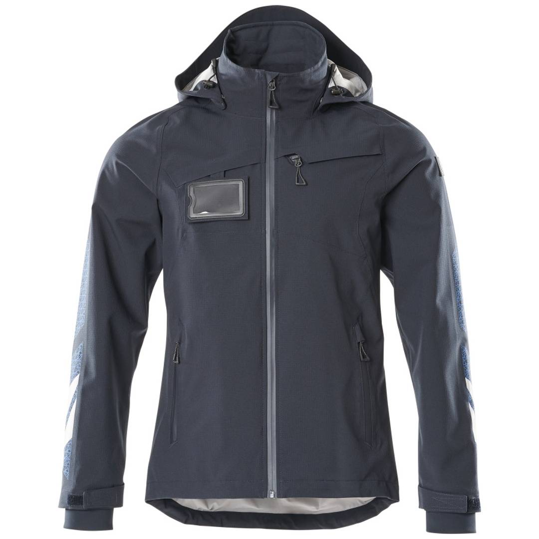 Marineblaue Kapuzenjacke mit Reißverschluss, Brusttasche und reflektierenden Ärmelsäumen, Vorderansicht auf weißem Hintergrund.