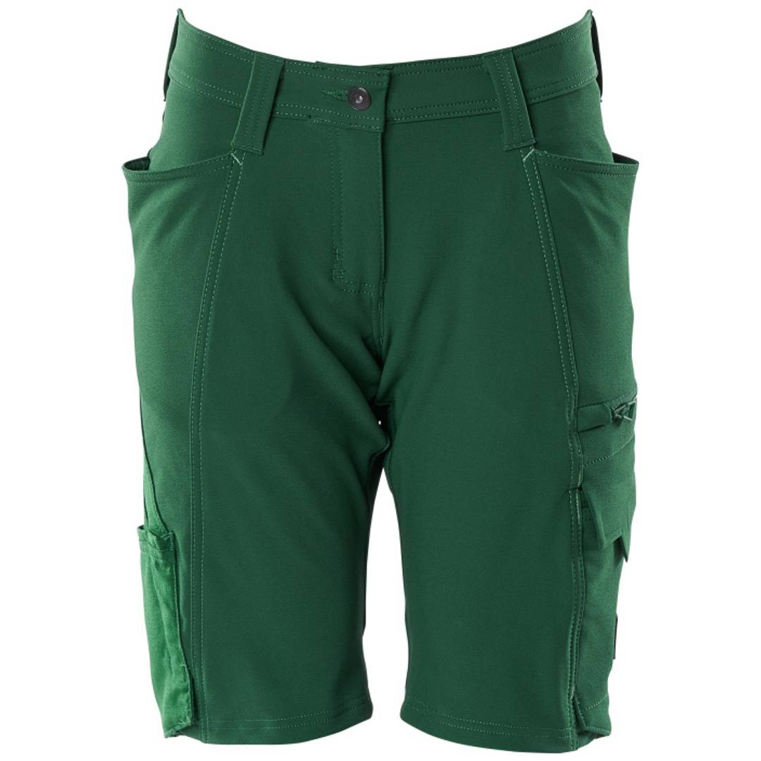 Grüne Damen-Outdoor-Shorts mit mehreren Cargotaschen, Frontansicht auf weißem Hintergrund.