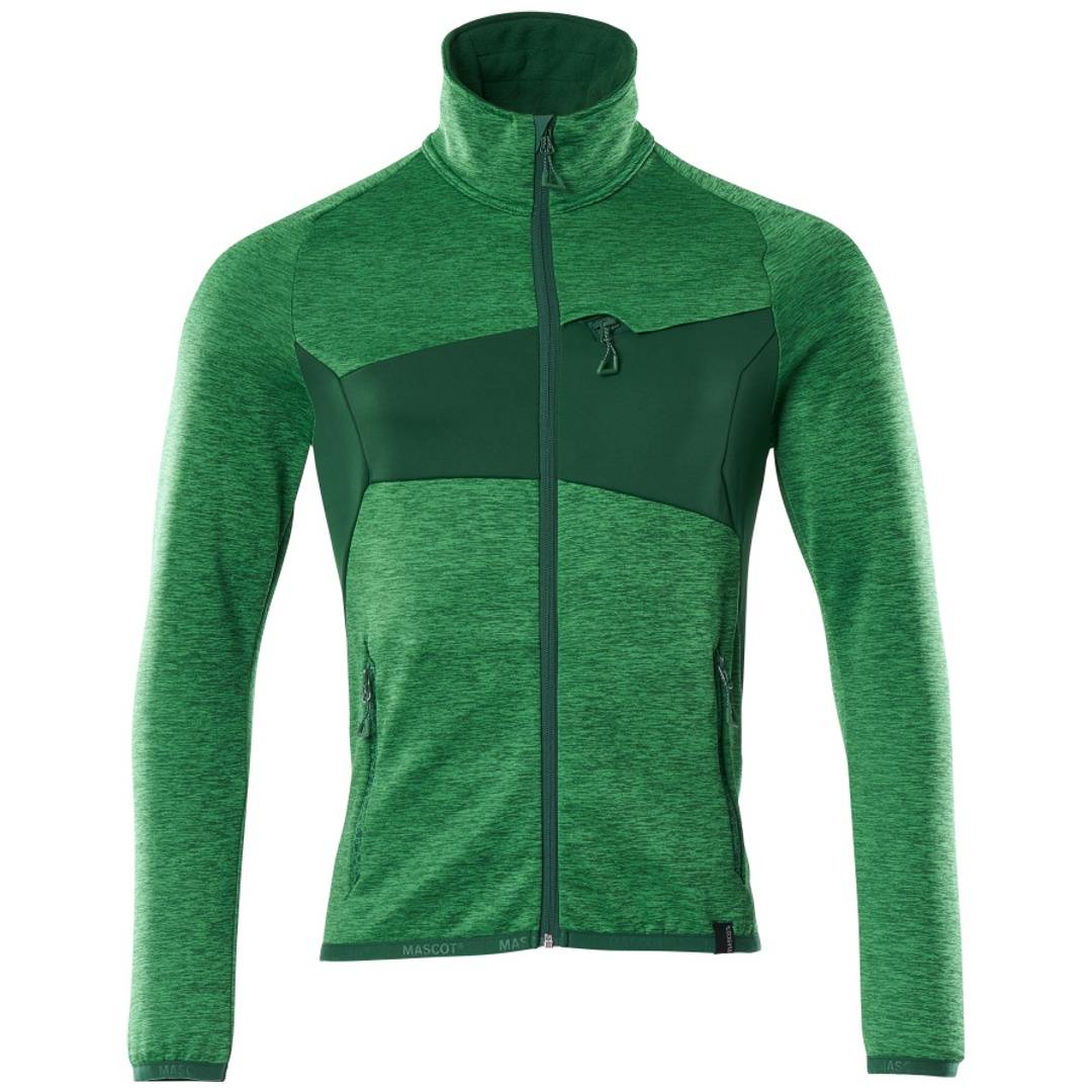 Grüne Jacke mit langen Ärmeln und Reißverschluss, hohem Kragen und dunklem Brustpanel, von vorne auf weißem Hintergrund gezeigt.