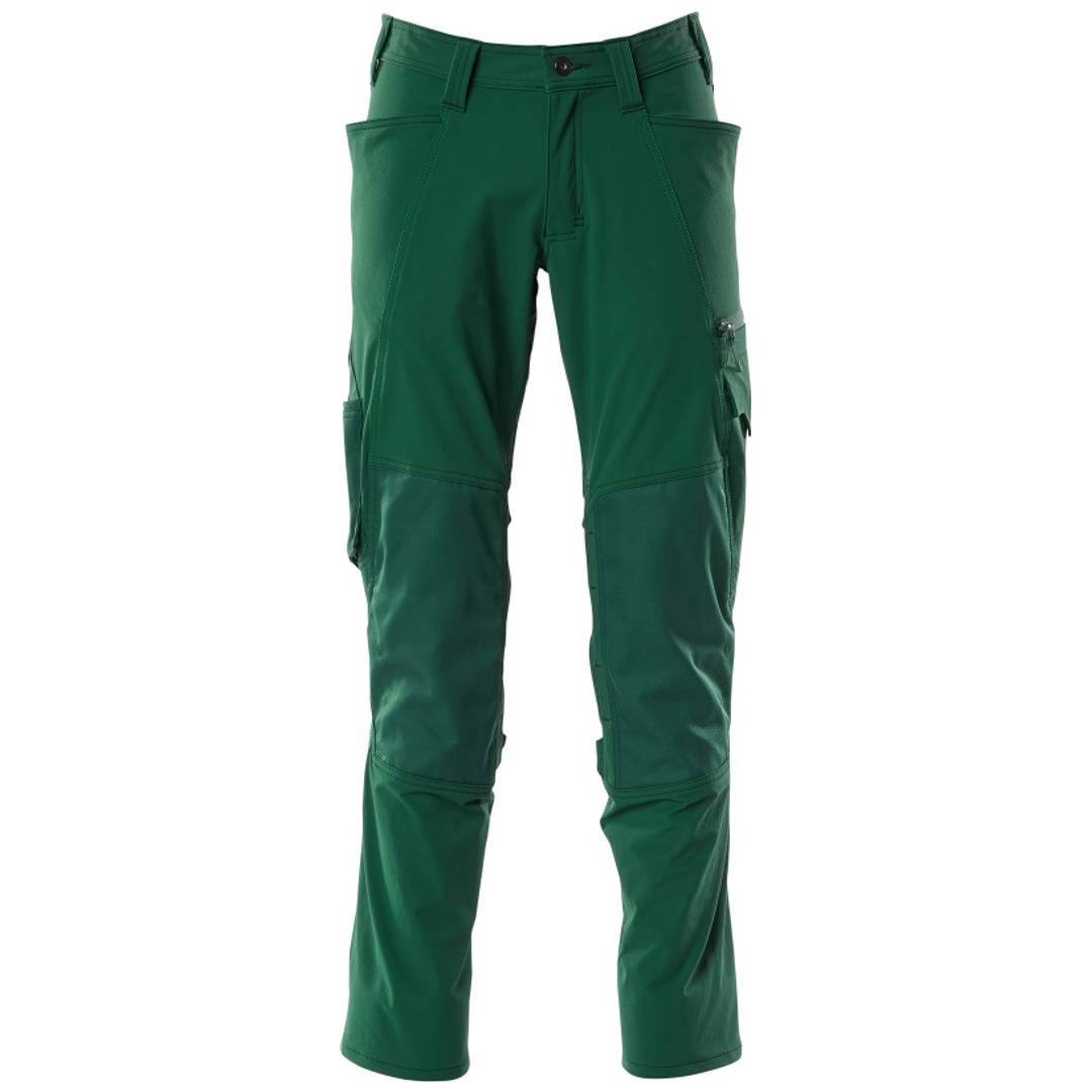 Grüne Cargohose mit mehreren Taschen, Vorderansicht auf weißem Hintergrund.
