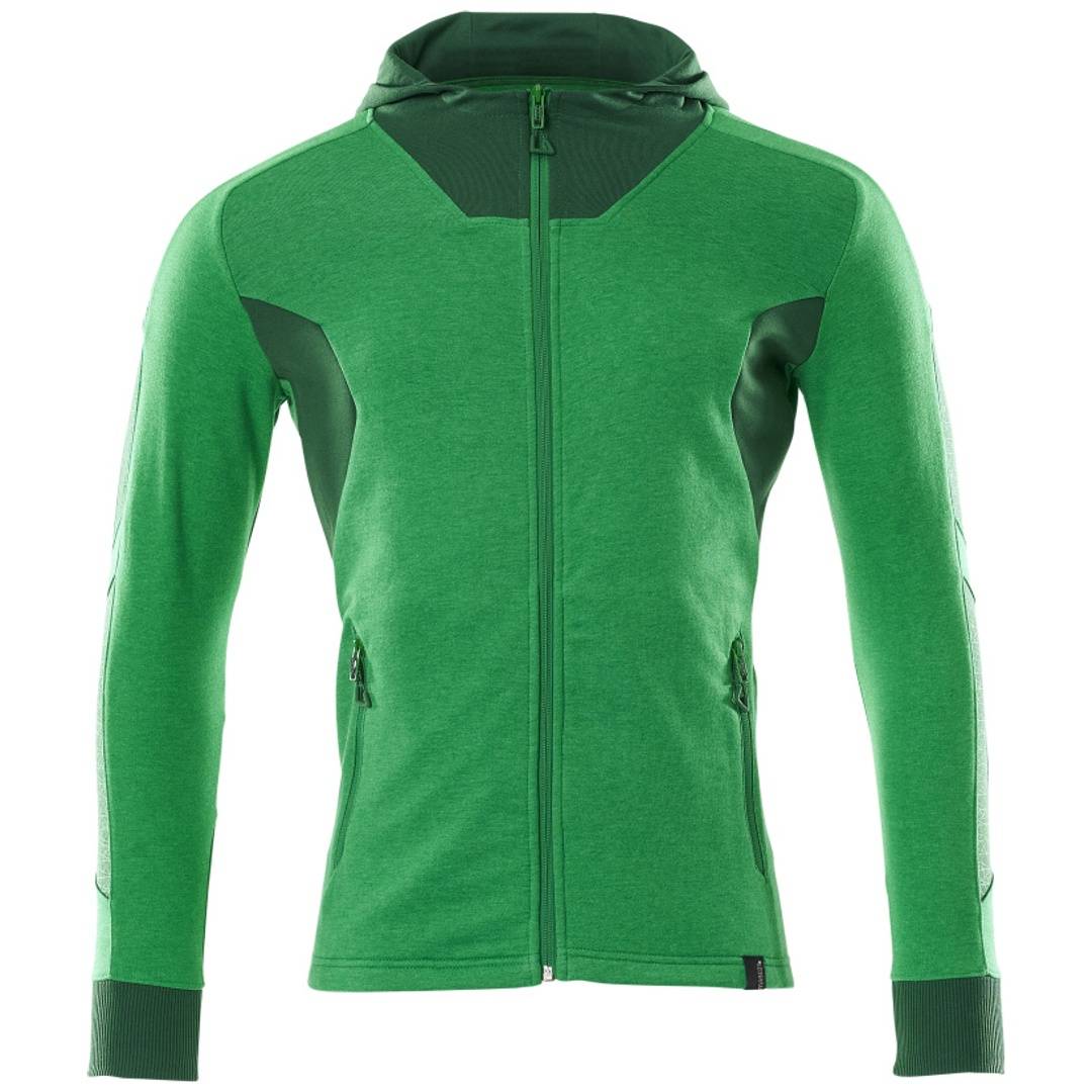 Grüne Kapuzenjacke mit Reißverschluss und langen Ärmeln, dunkle Schulterpaneele und Seitentaschen, Vorderansicht auf weißem Hintergrund.