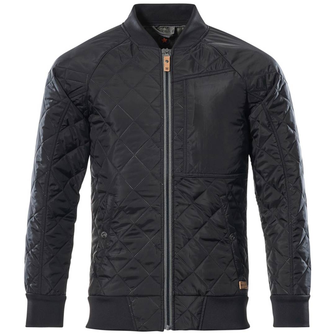Schwarze gesteppte Bomberjacke mit Reißverschluss, geripptem Kragen, Bündchen und Saum, Vorderansicht auf weißem Hintergrund.