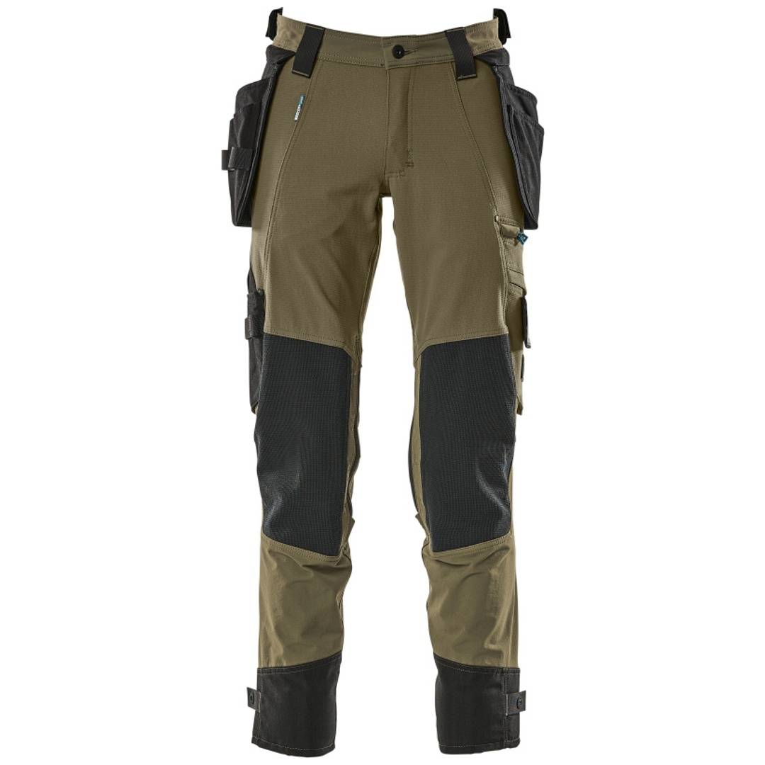 Olivgrüne taktische Cargohose mit schwarzen verstärkten Knie- und Unterschenkelpaneelen, Seitentaschen und Gürtelschlaufen auf weißem Hintergrund.