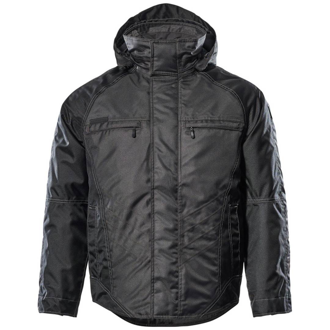 Schwarze Kapuzenjacke mit durchgehendem Frontreißverschluss und zwei Brusttaschen mit Reißverschluss, von vorne auf weißem Hintergrund gezeigt.