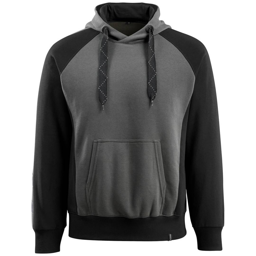 Grauer und schwarzer Kapuzenpullover mit vorderen Känguru-Taschen und Zugschnüren, vor einem einfachen Hintergrund gezeigt.