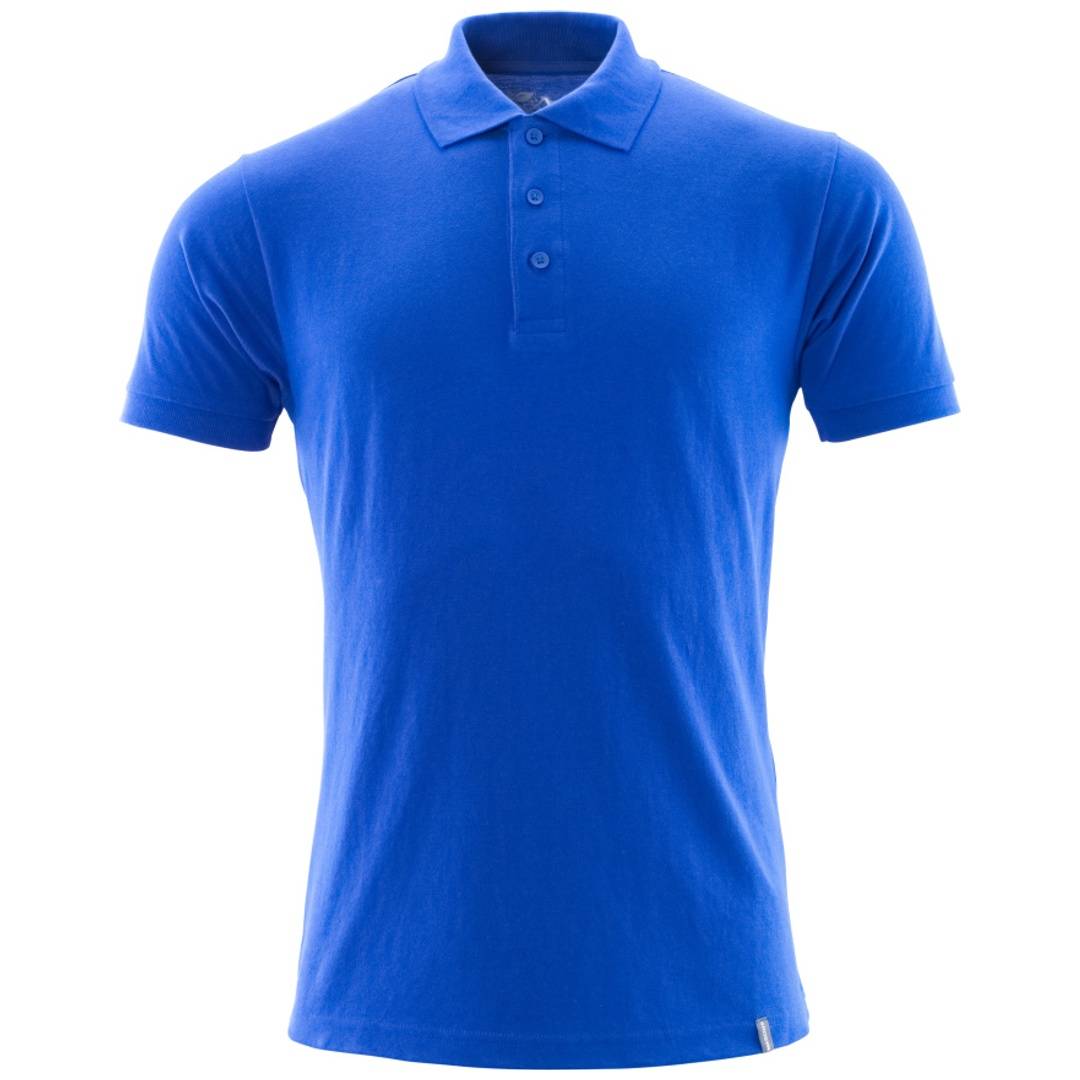 Blaues Poloshirt mit kurzen Ärmeln isoliert auf weißem Hintergrund.