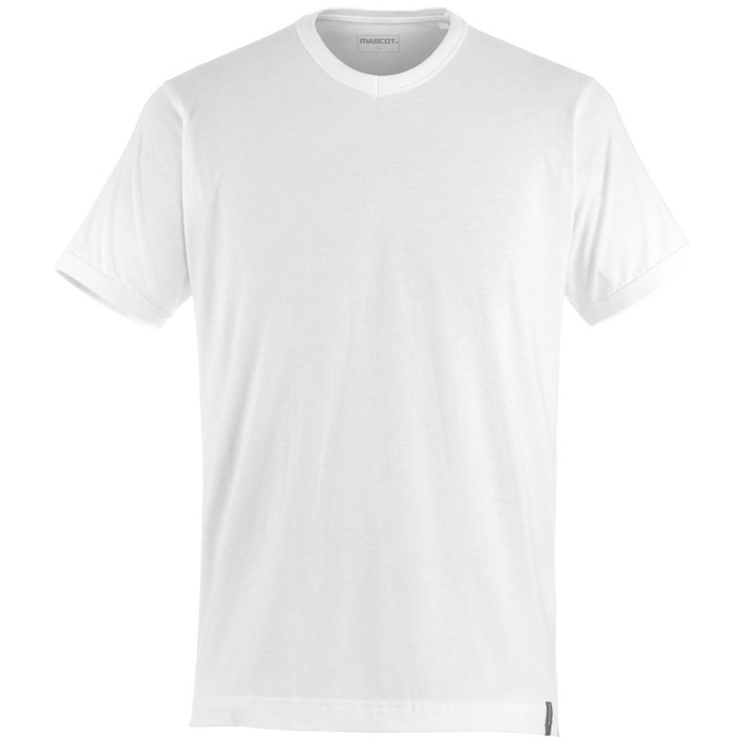 Einfaches weißes T-Shirt mit kurzen Ärmeln, Vorderansicht auf weißem Hintergrund.