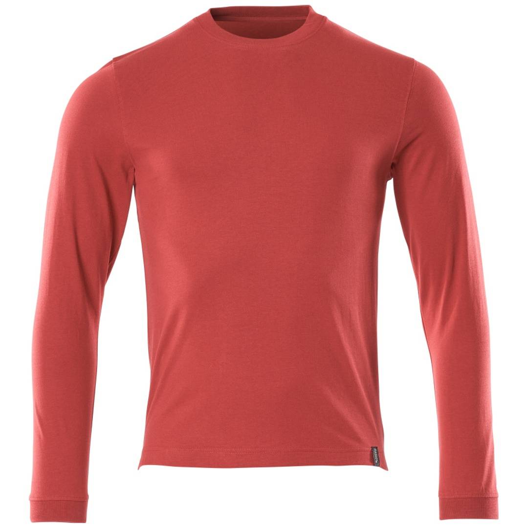 Korallenrot langärmeliges Crewneck-Shirt, Vorderansicht auf weißem Hintergrund.