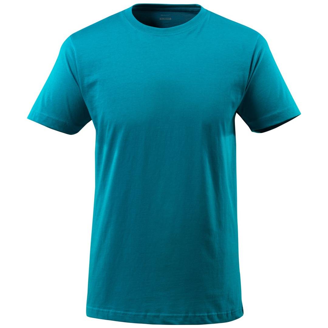 Einfaches türkisfarbenes Kurzarm-T-Shirt auf weißem Hintergrund.