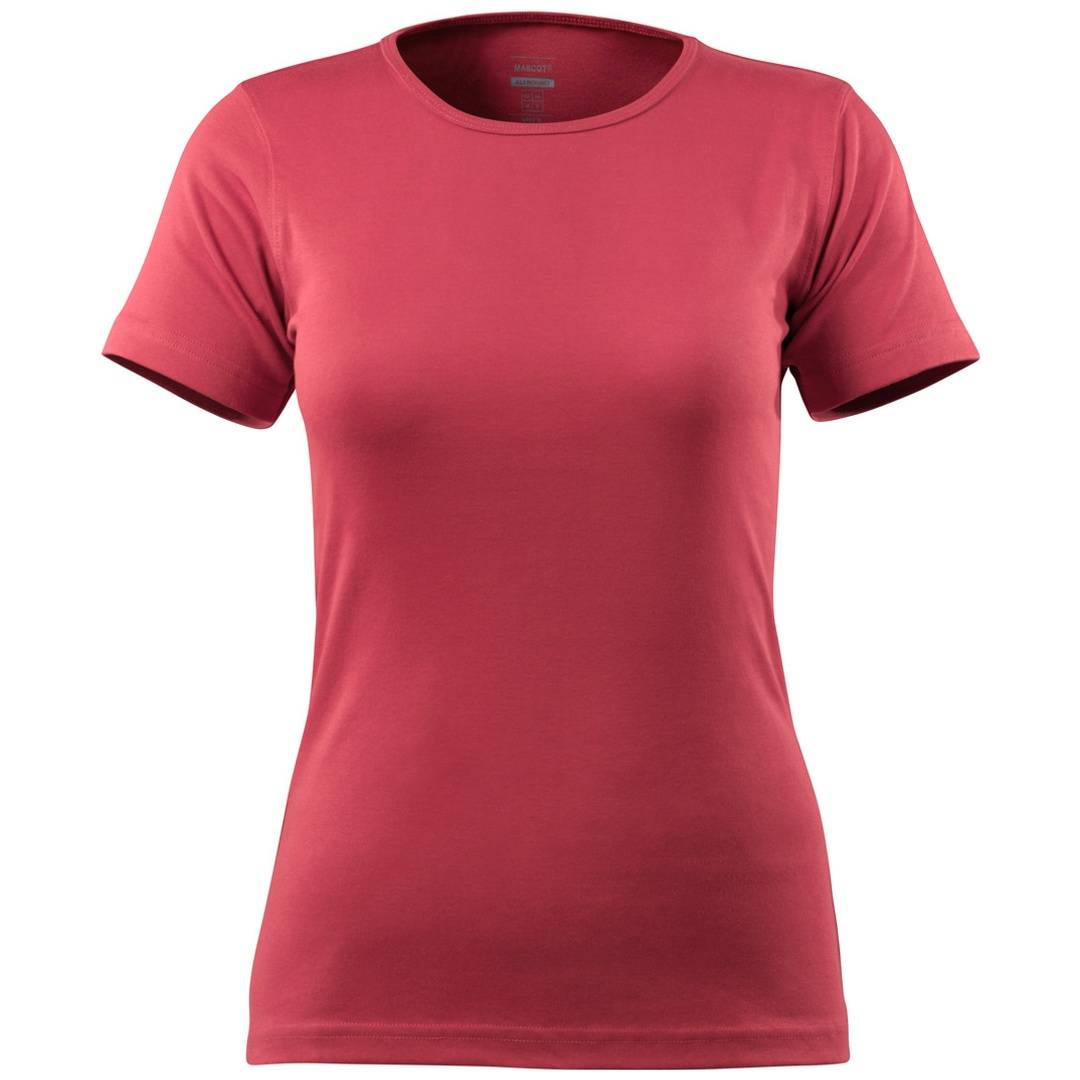 Rotes Kurzarm-Rundhals-T-Shirt auf weißem Hintergrund.