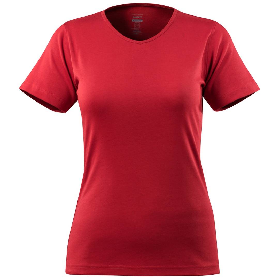 Rotes kurzärmliges V-Ausschnitt-T-Shirt auf weißem Hintergrund.