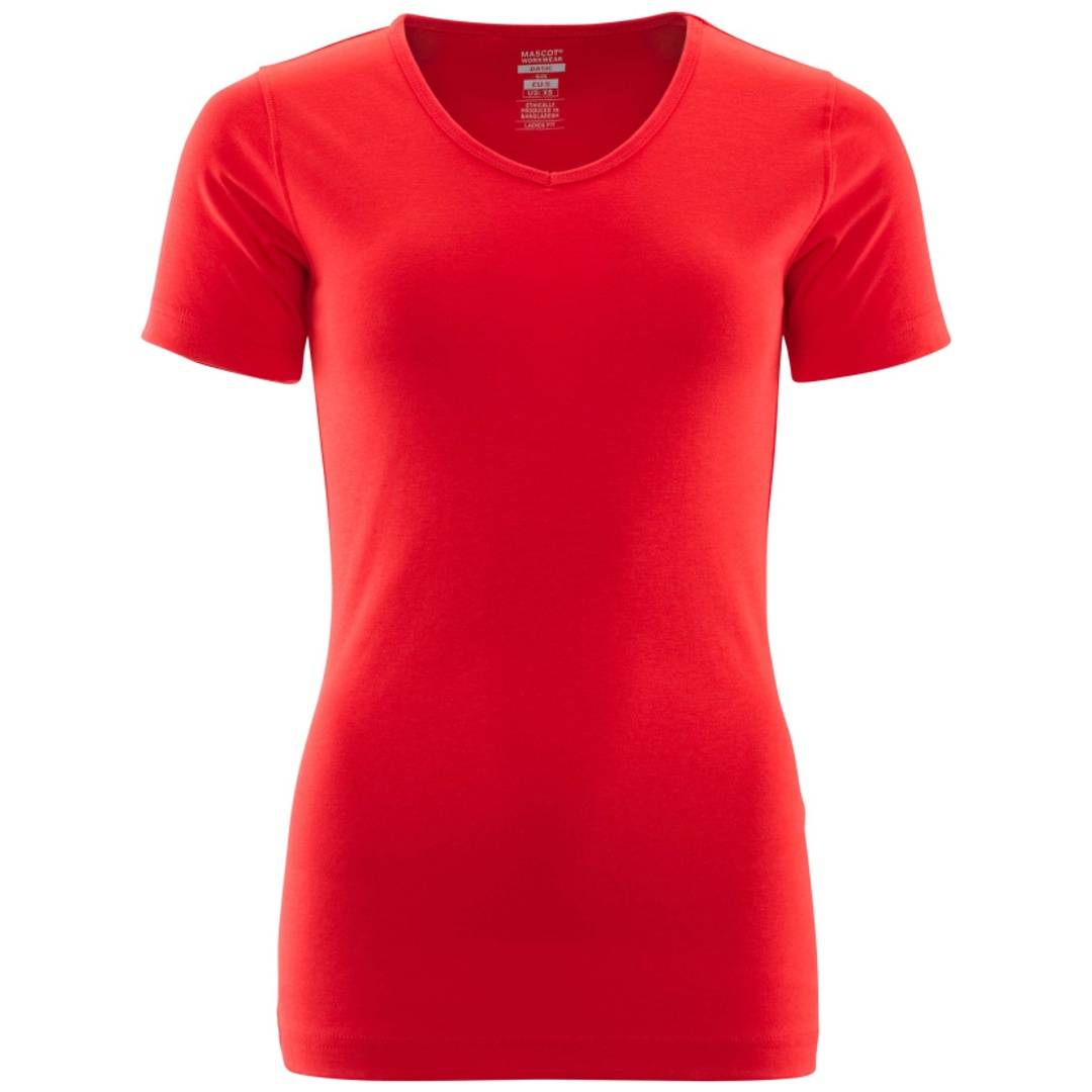 Rotes Kurzarm-V-Ausschnitt-T-Shirt, Vorderansicht auf weißem Hintergrund gezeigt.