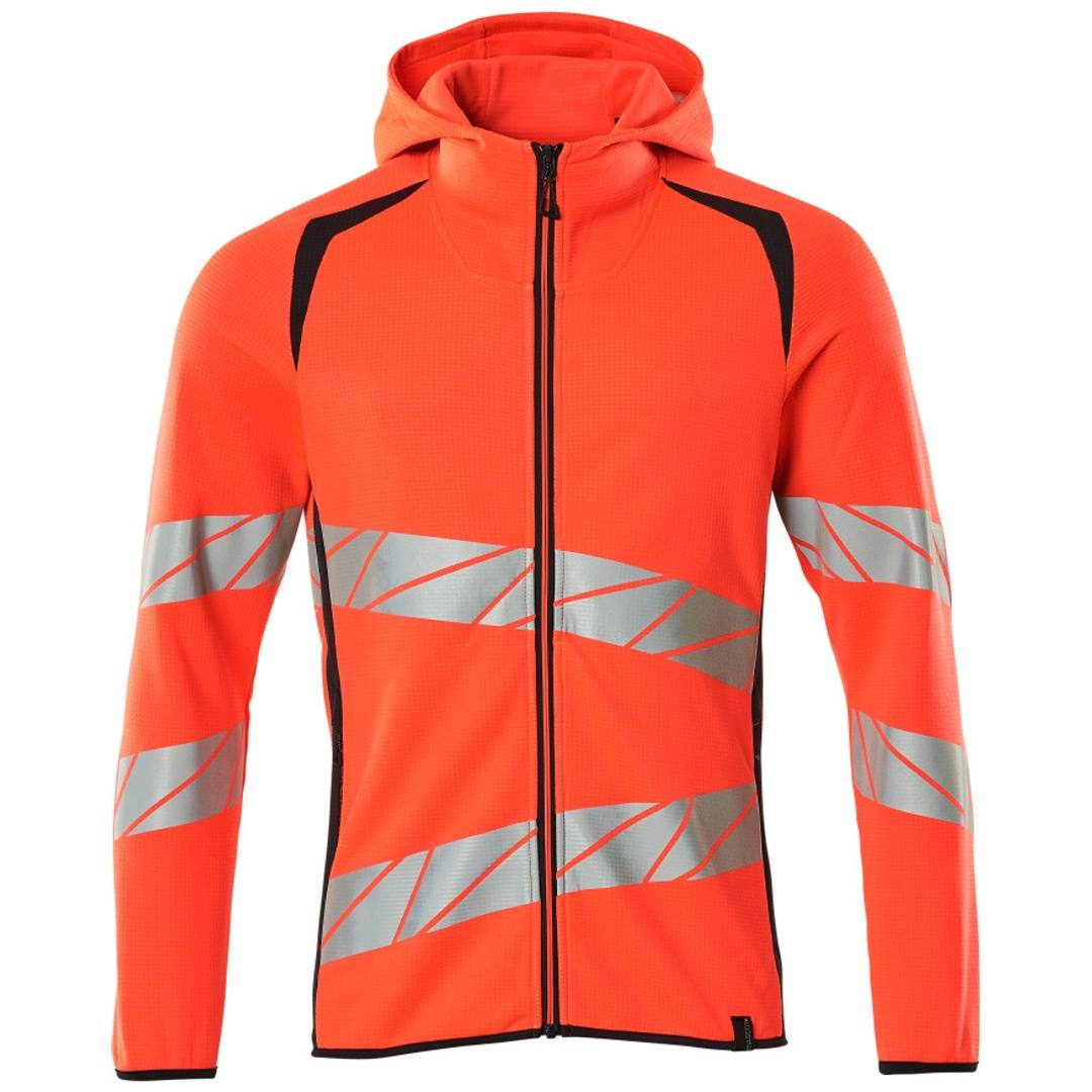 Leuchtend orangejacke mit Kapuze und Reißverschluss, schwarze Akzente und reflektierende graue Diagonalstreifen auf den Ärmeln und der Brust.