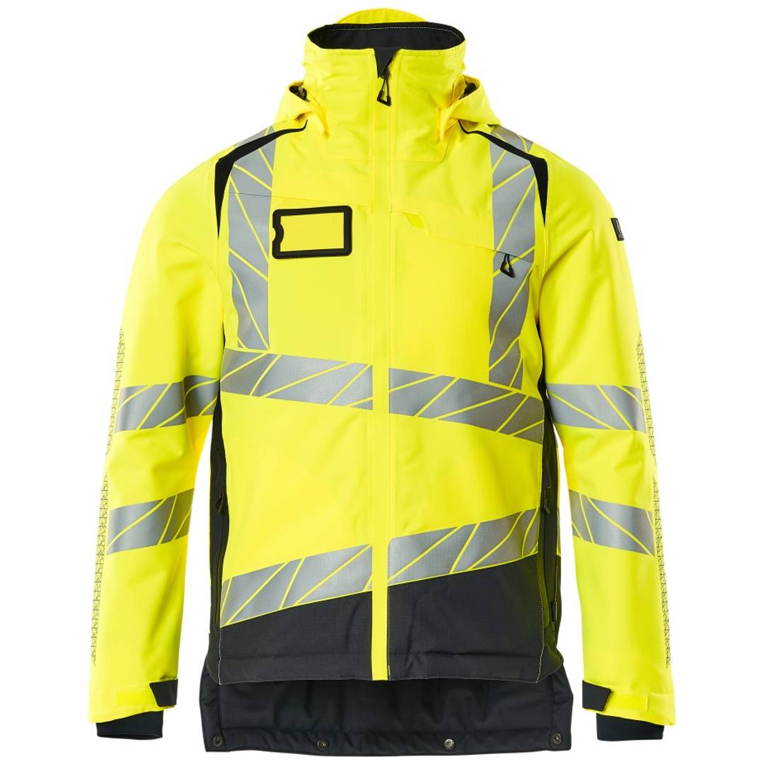 Hochsichtbare neongelbe reflektierende Jacke mit Kapuze, schwarzem Besatz und grauen Sicherheitsstreifen, Vorderansicht auf weißem Hintergrund dargestellt.