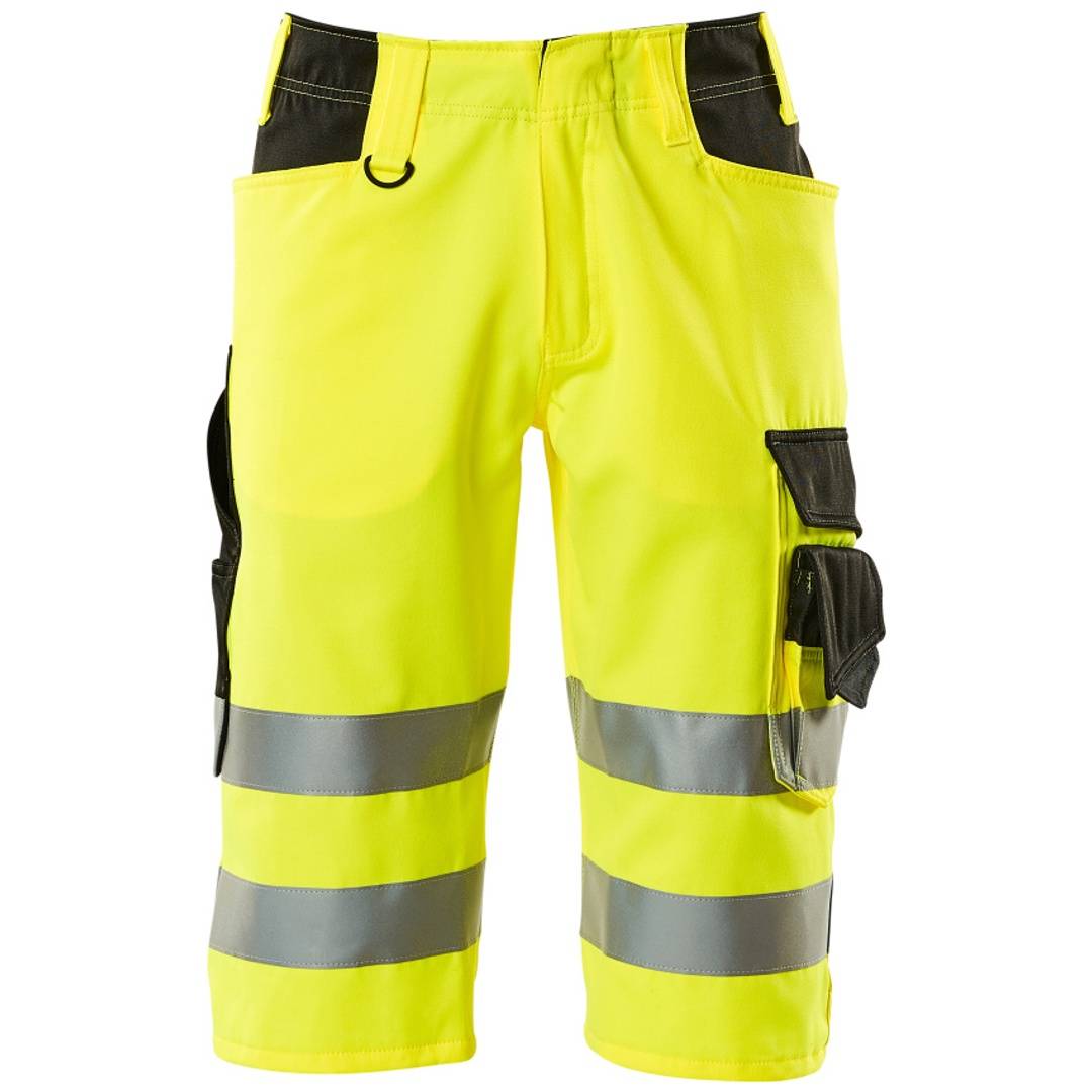 Hochsichtbare Neongelb-Arbeitshorts mit reflektierenden silbernen Bändern und schwarzen Taschen, Vorderansicht auf weißem Hintergrund.