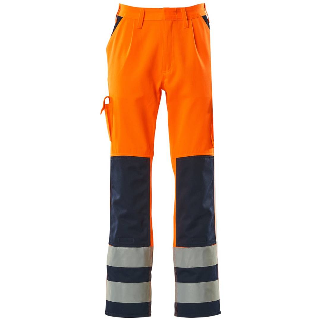 Hochsichtbare orangefarbene Arbeitshose mit dunkelblauer Unterschenkelbereiche und reflektierenden silbernen Bändern, auf weißem Hintergrund dargestellt.