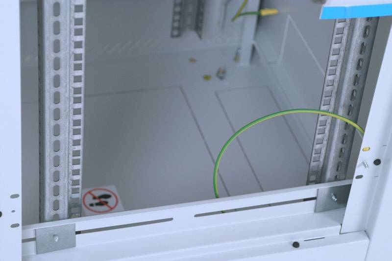 Triton Delta S - Schrank - RAL 7035 - 22U - 48.3 cm (19")