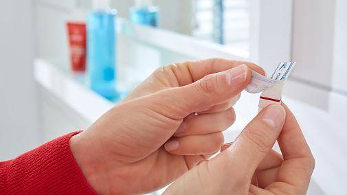 TESA 57543-00012-20, Indoor, Universalhaken, Silber, Klebestreifen, 1 kg, Rechteck