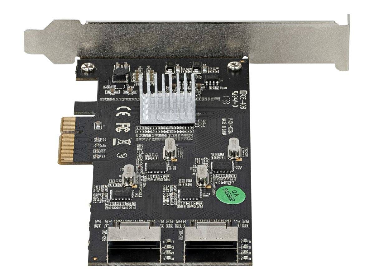 Eine PCIe-Erweiterungskarte mit zwei SFP-Anschlüssen im Stil und einer Metallhalterung, gezeigt auf weißem Hintergrund.