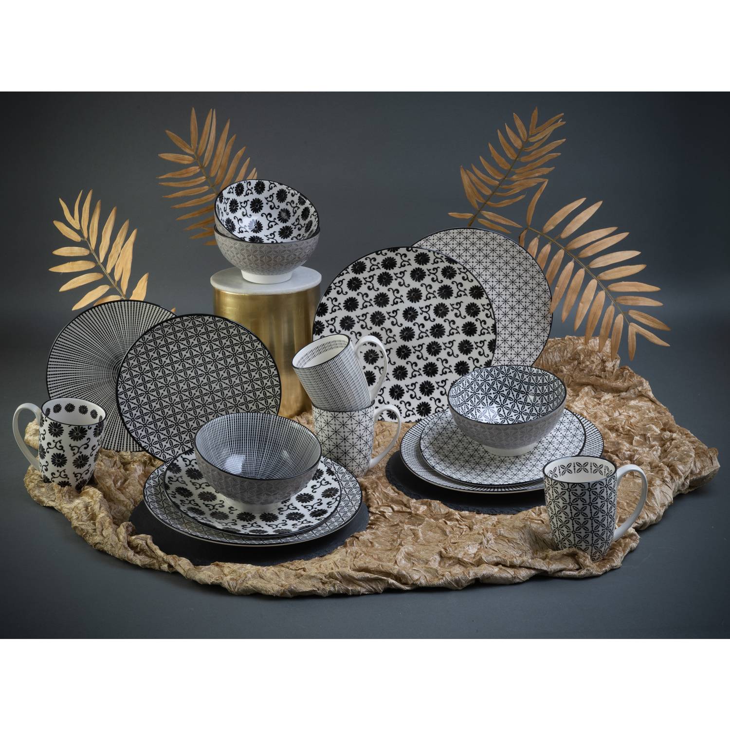 CreaTable 19738 Kombiservice New Style für 4 Personen, Steinzeug, weiß/schwarz (1 Set, 16-teilig)