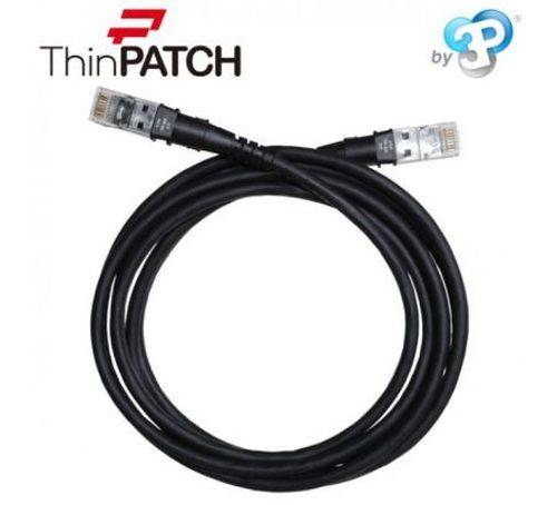 Aufgewickeltes schwarzes Ethernet-Patchkabel mit RJ45-Steckern, mit den Bezeichnungen „ThinPATCH