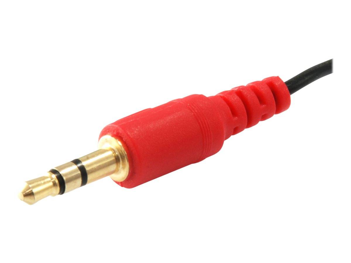 Roter 3,5-mm-Audiostecker auf schwarzem Kabel, Nahaufnahme auf weißem Hintergrund.