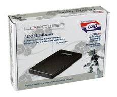 Paket für ein LC Power 2,5-Zoll-SATA-Gehäuse, zeigt ein schwarzes externes Laufwerksgehäuse und USB 3.0-Kompatibilität auf der Verpackung.