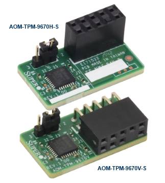 Zwei Supermicro AOM-TPM-9670 Module auf weißem Hintergrund, gekennzeichnet mit AOM-TPM-9670H-S und AOM-TPM-9670V-S.