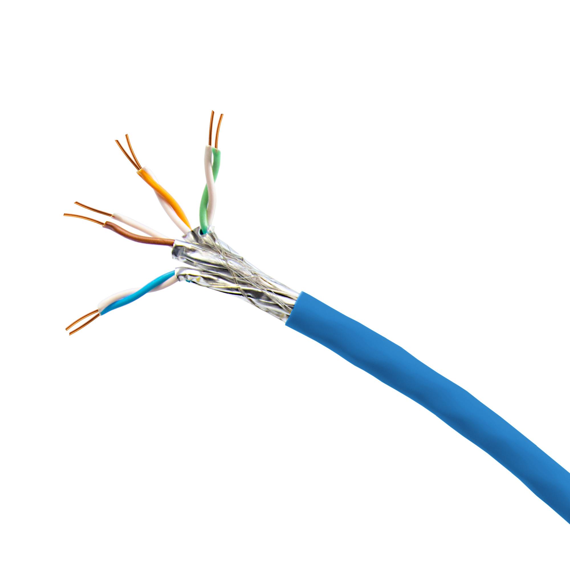 Ein blaues Ethernet-Kabel mit freiliegenden verdrillten Adernpaaren zeigt einzelne Drähte in Orange, Blau, Grün und Braun und veranschaulicht die Kabelkonstruktion.