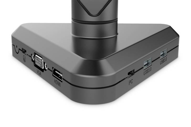 Nahaufnahme einer schwarzen Geräteecke mit vier Anschlüssen: VGA, HDMI, PC und USB 3.0.
