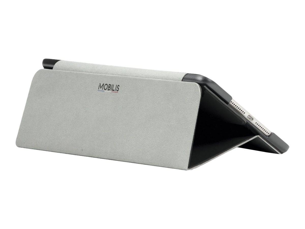 Graue MOBILIS Tablet-Schutzhülle geöffnet in Ständerposition vor weißem Hintergrund.