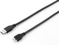 Schwarzes USB-Kabel mit einem Standard-USB-A-Anschluss und einem kleineren Micro-USB-Anschluss auf weißem Hintergrund