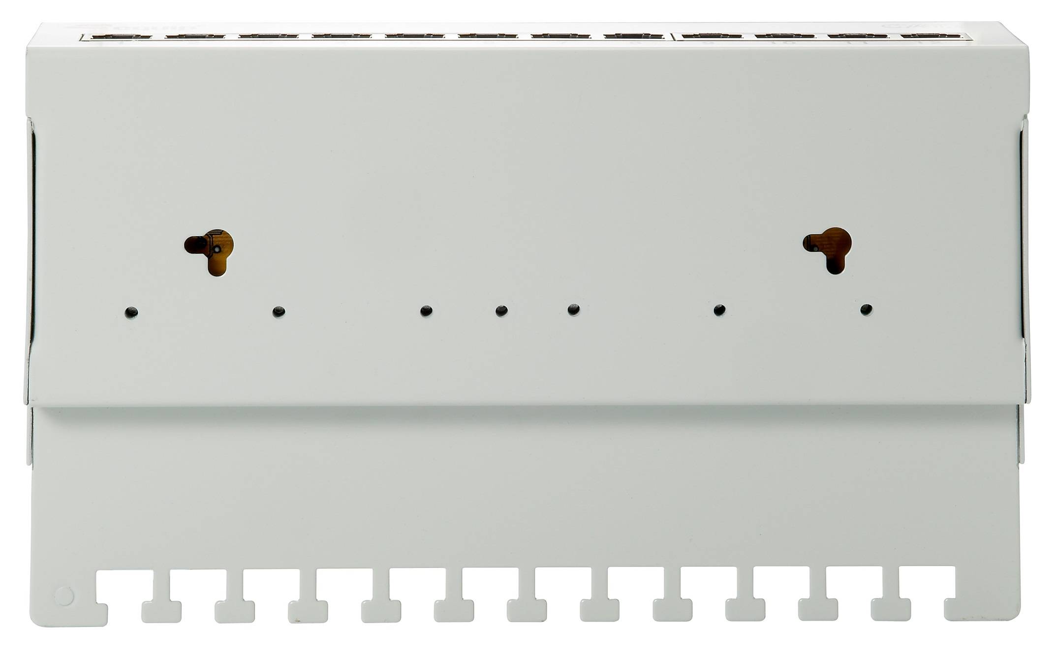 Weißes Metallgehäuse für Elektroinstallationen mit zwei Schlüssellöchern und einer Reihe von Schlitzaussparungen entlang der unteren Kante.