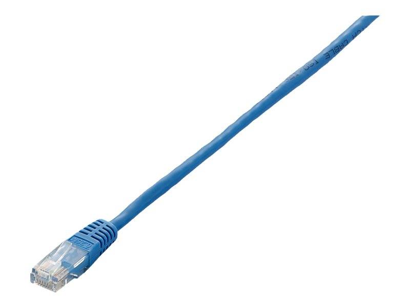 Blaues Ethernet-Netzwerkkabel mit RJ45-Stecker auf weißem Hintergrund.