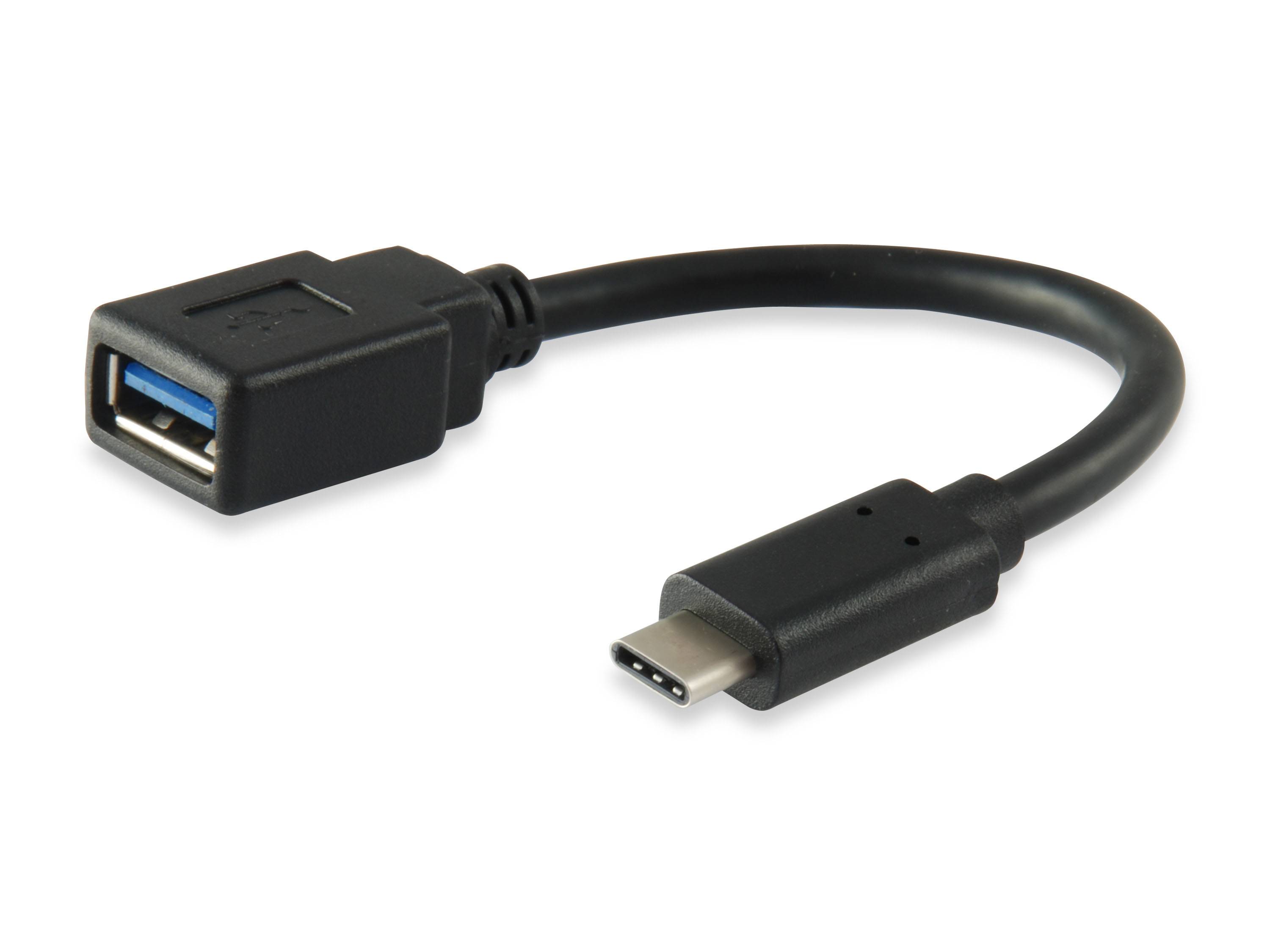 USB-C-Stecker auf USB-A-Buchse-Adapterkabel auf weißem Hintergrund.