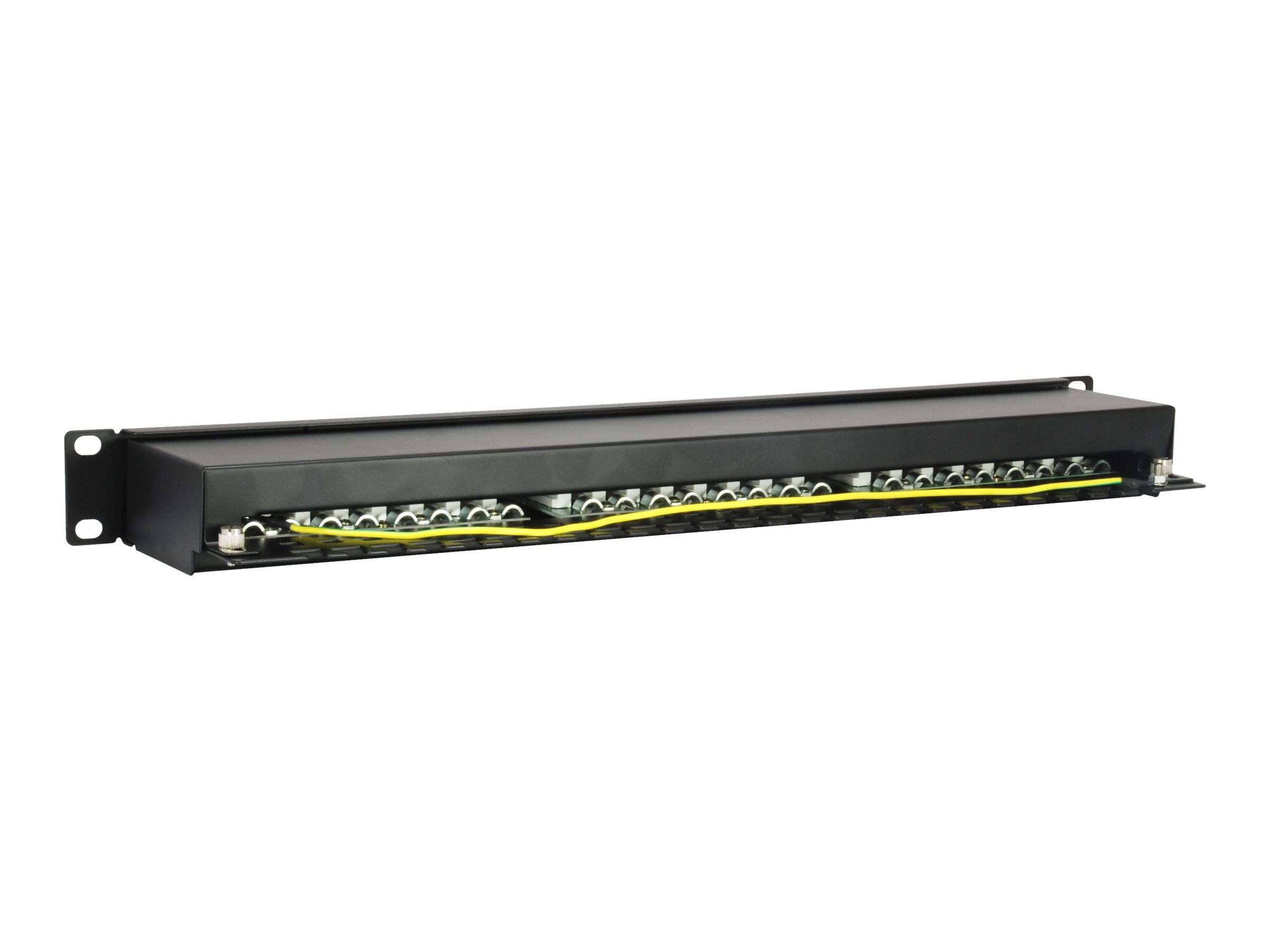 Rack-montiertes Patchpanel mit mehreren Glasfaser- oder Netzwerkanschlüssen und angeschlossenen gelben Kabeln, dargestellt auf weißem Hintergrund.