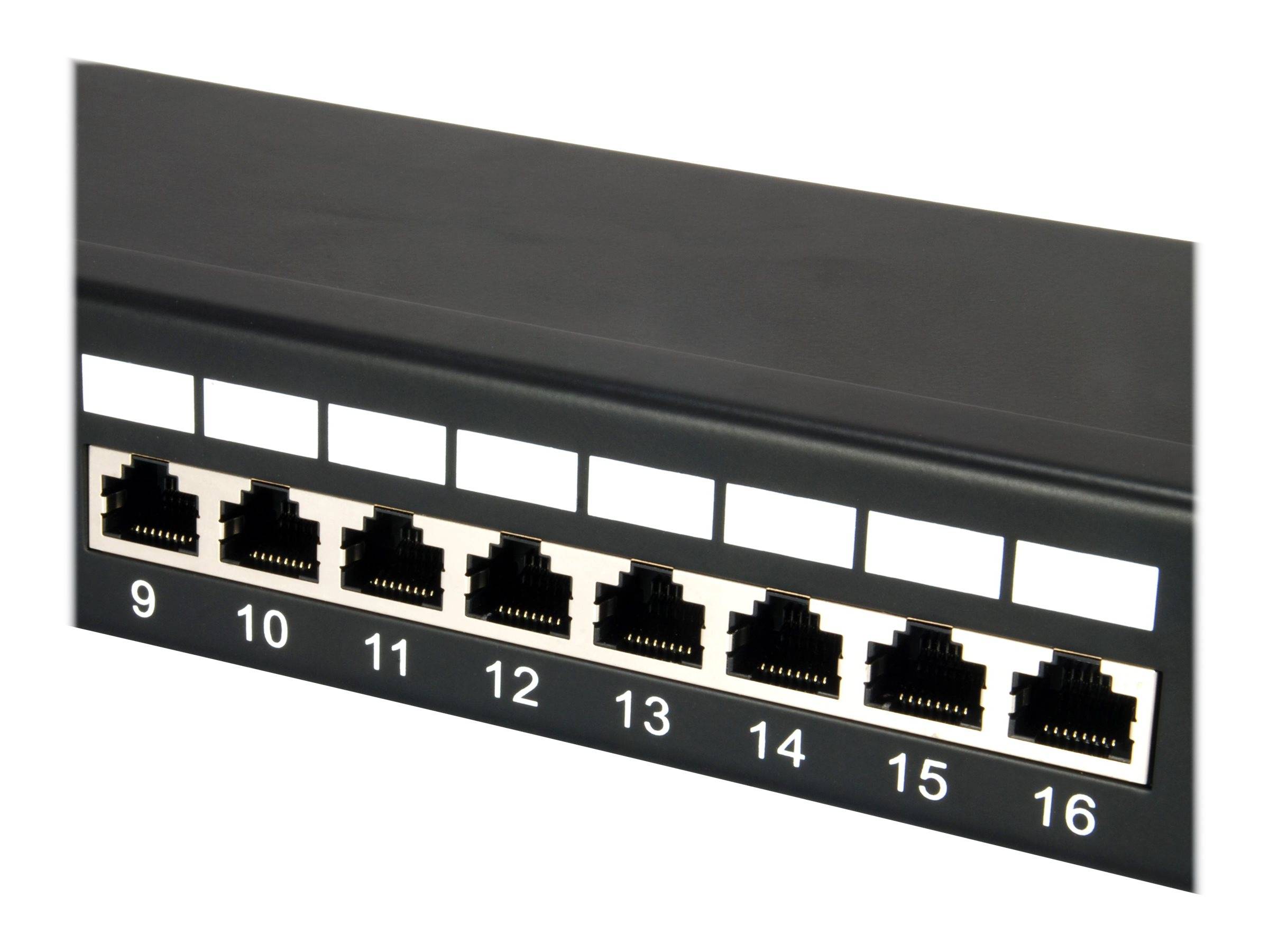 Ethernet-Patchpanel-Anschlüsse mit den Bezeichnungen 9 bis 16, mit acht nummerierten Netzwerkbuchsen in einem in ein Rack eingebauten Panel.
