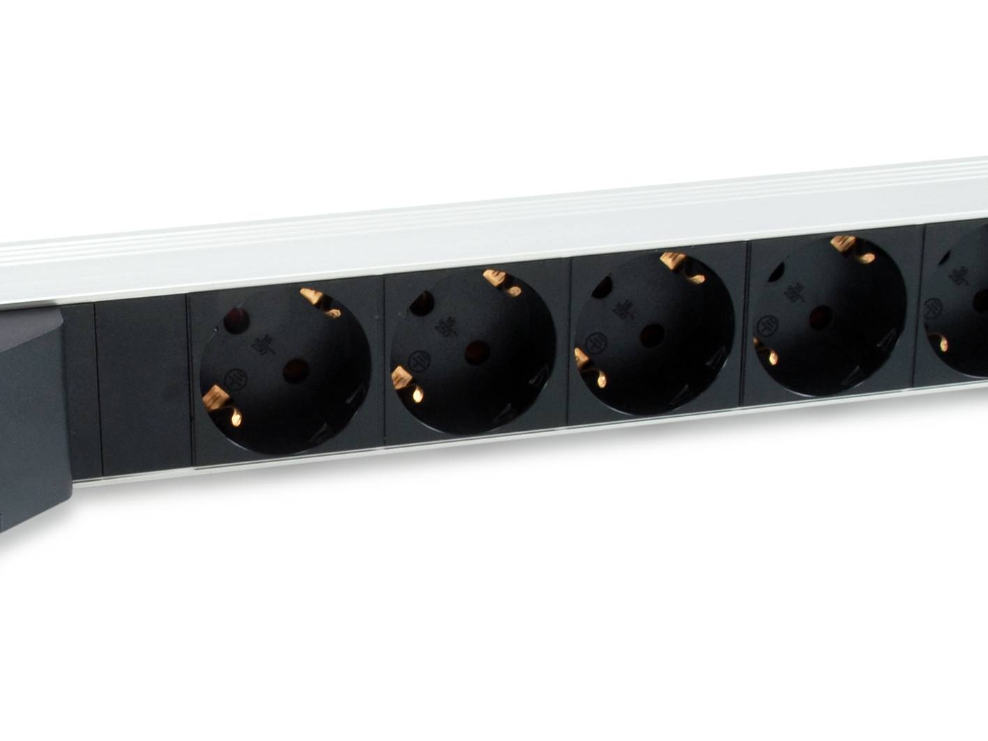 equip Pro - Stromverteilungseinheit (Rack - einbaufähig) - Wechselstrom 220-240 V - 3500 Watt - Eingabe, Eingang power C