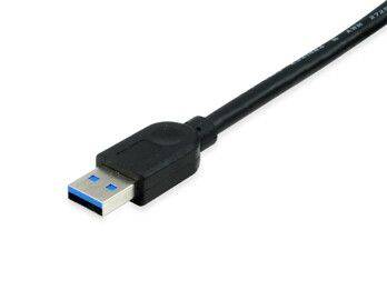 Schwarzes USB-Kabel mit einem blau gespitzten USB-A-Stecker auf weißem Hintergrund.