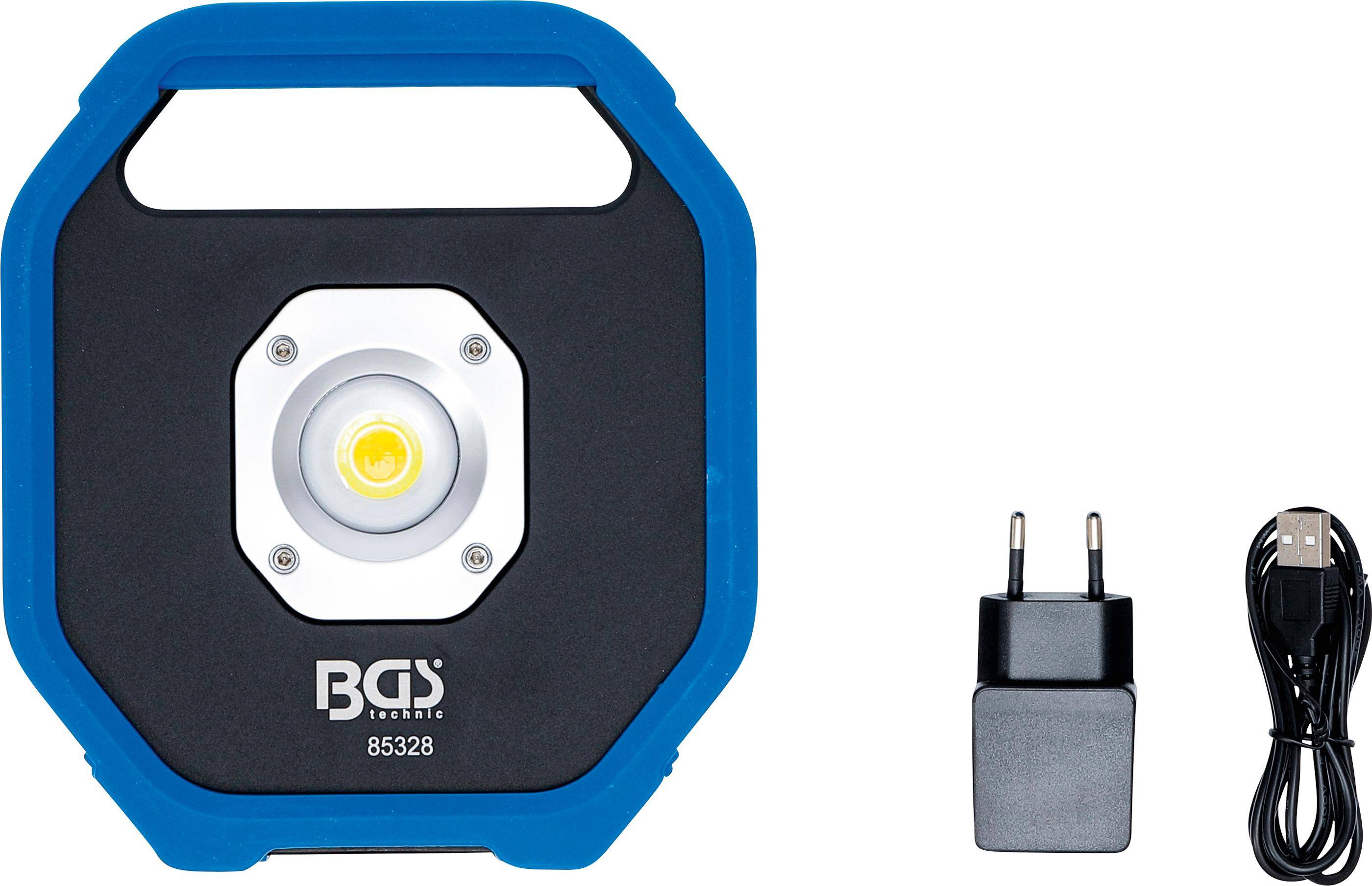 Eine blau und schwarz leuchtende LED-Arbeitsleuchte mit dem Markenlogo „BGS" und einer Modellnummer. Sie wird von einem zweipoligen Stromadapter begleitet.