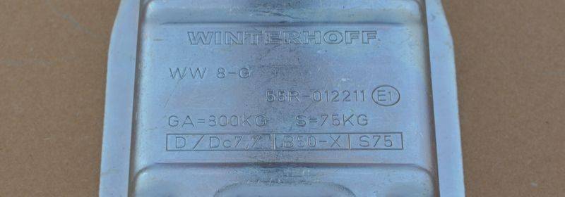 1 Stück - Winterhoff Kugelkupplung WW8G - 800kg - 60mm Vierkant - Bohrung 90mm Ø11mm