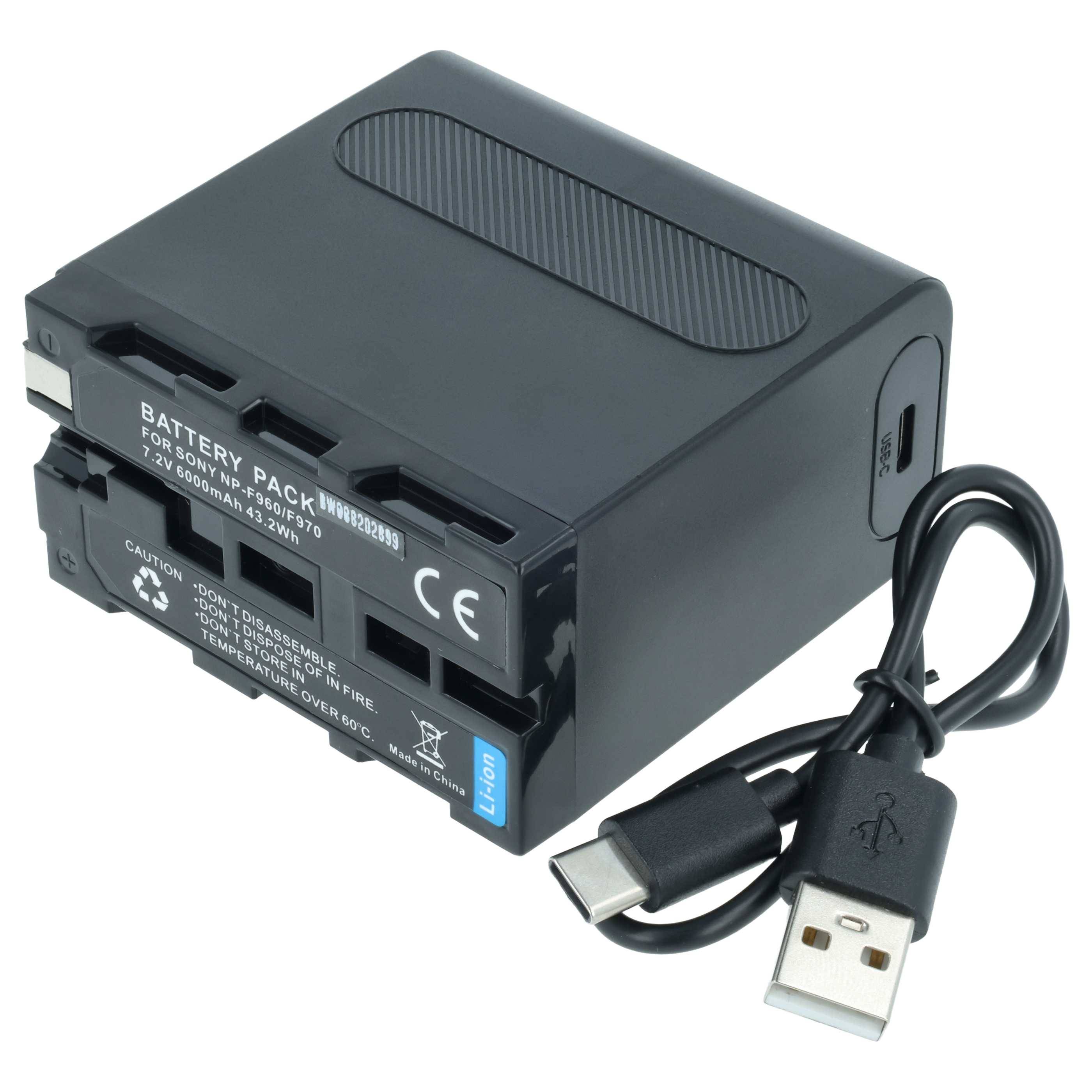 Ein schwarzer Akkupack mit zwei Batteriefächern und einem USB-C-Anschluss, inklusive eines USB-A auf USB-C Ladekabels, entwickelt zum Aufladen.