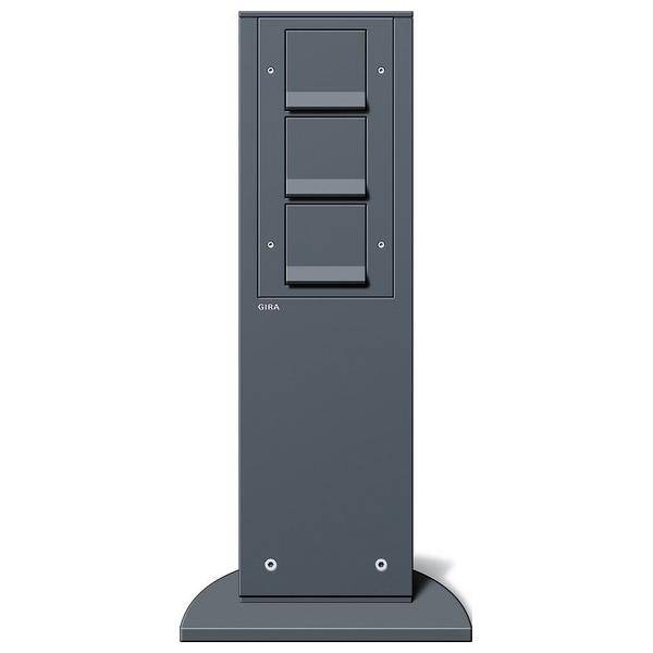 Ein hoher, schlanker, dunkelgrauer Außen-Stromanschlussturm mit drei abgedeckten Steckdosen und einer robusten Basis.