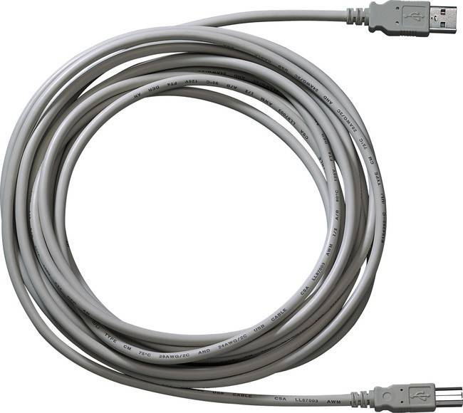 Ein aufgewickeltes graues USB-Kabel mit sichtbaren Anschlüssen an jedem Ende.