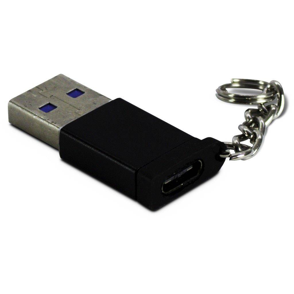 Ein schwarzer USB-Speicherstick-Adapter-Schlüsselanhänger mit einem Metall-USB-A-Stecker und USB-C-Anschluss auf weißem Hintergrund.