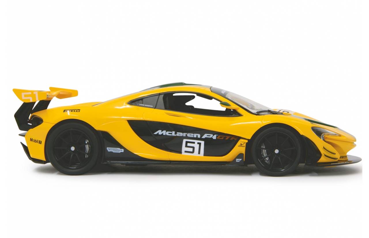 Gelber McLaren Rennwagen, Seitenansicht, mit der Nummer 51, freigestellt auf weißem Hintergrund.