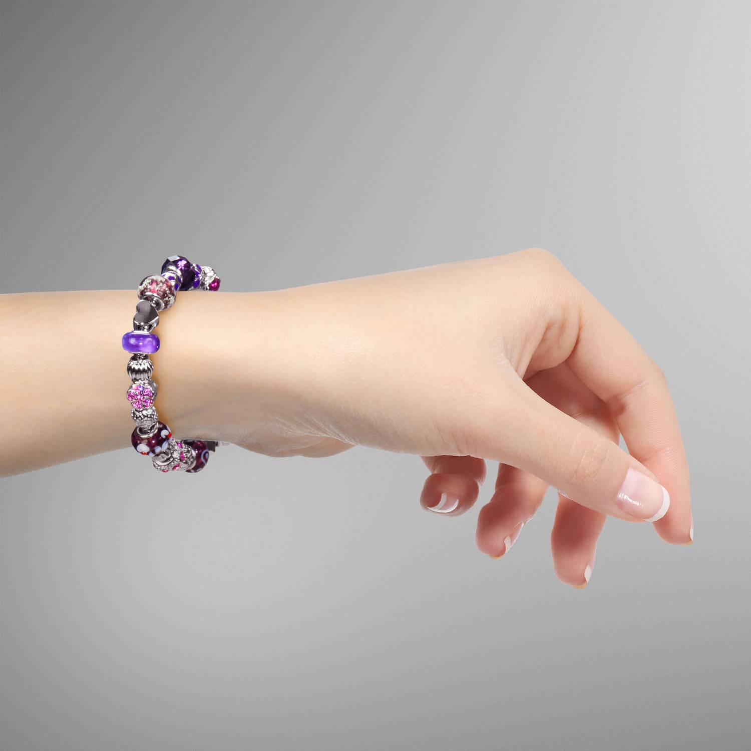 VALIOSA Merry Christmas Mode-Schmuck Adventskalender mit Halskette, Armband + 22 individuelle Perlen-Anhänger aus Glas & Metall, das besondere