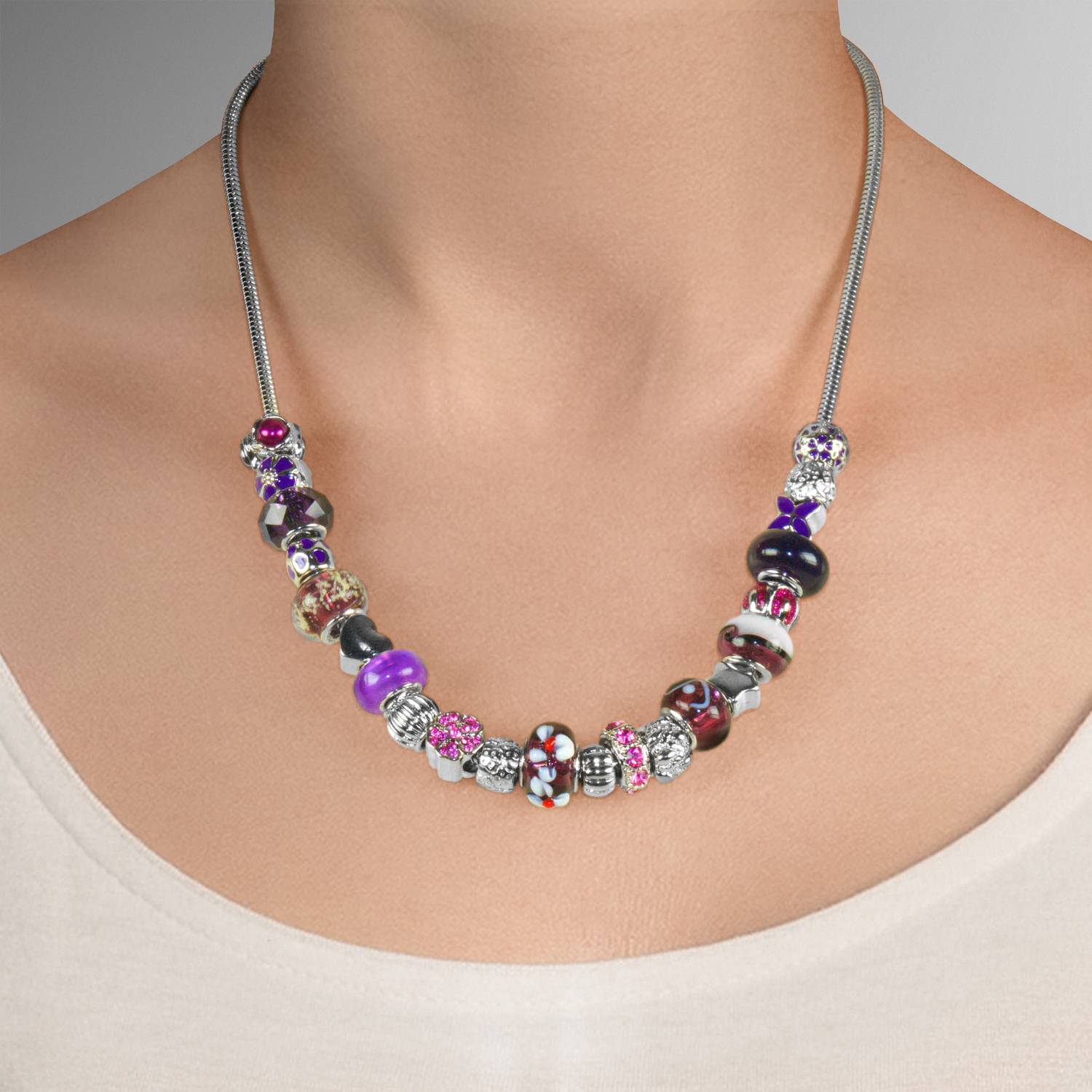 VALIOSA Merry Christmas Mode-Schmuck Adventskalender mit Halskette, Armband + 22 individuelle Perlen-Anhänger aus Glas & Metall, das besondere